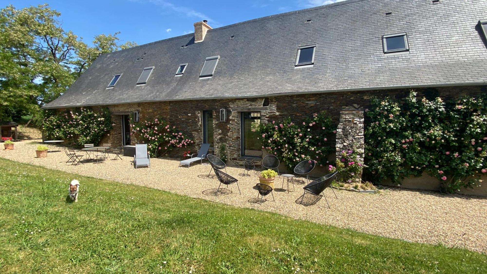 La Mouliniere, Jolie Longere Du Xviie Bed & Breakfast La Jaille-Yvon Exterior photo